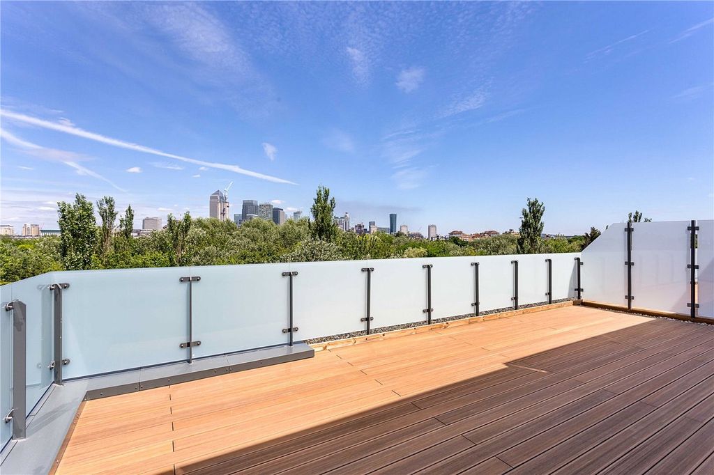 Property photo 2 of 14 Balcony