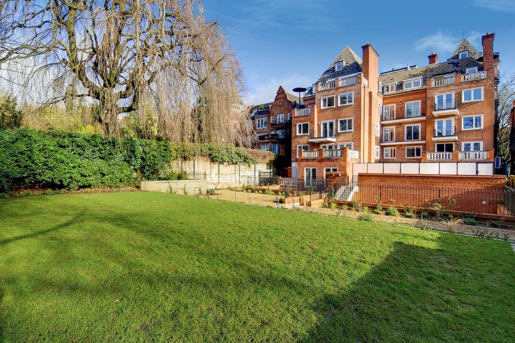Property photo 1 of 25 11_Communal Garden-2.Jpg