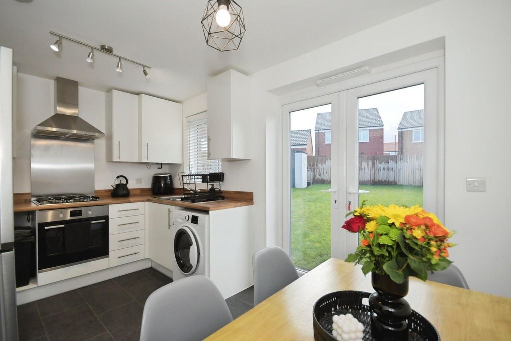 Property photo 2 of 14 Kitchen Diner 01.Jpg