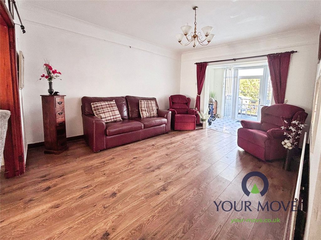 Property photo 3 of 16 Picture No. 06