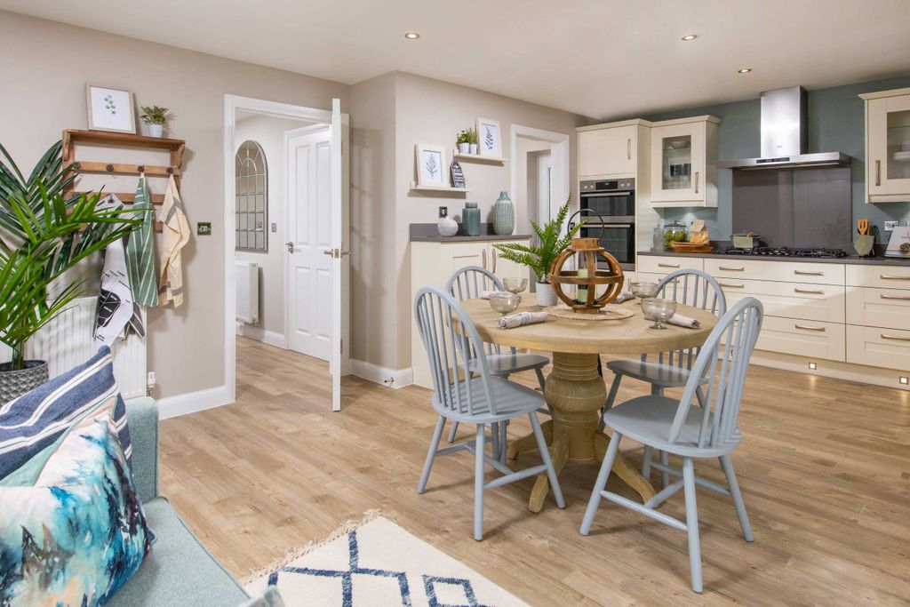 Property photo 3 of 10 Buckingham Kitchen
