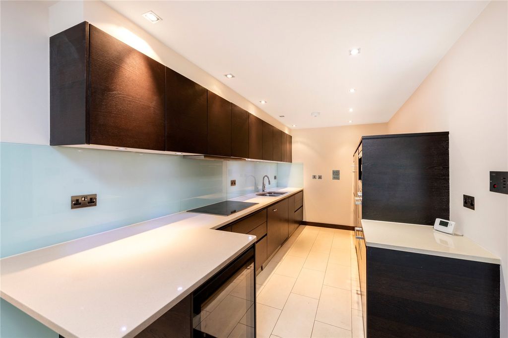 Property photo 2 of 13 Picture No. 05