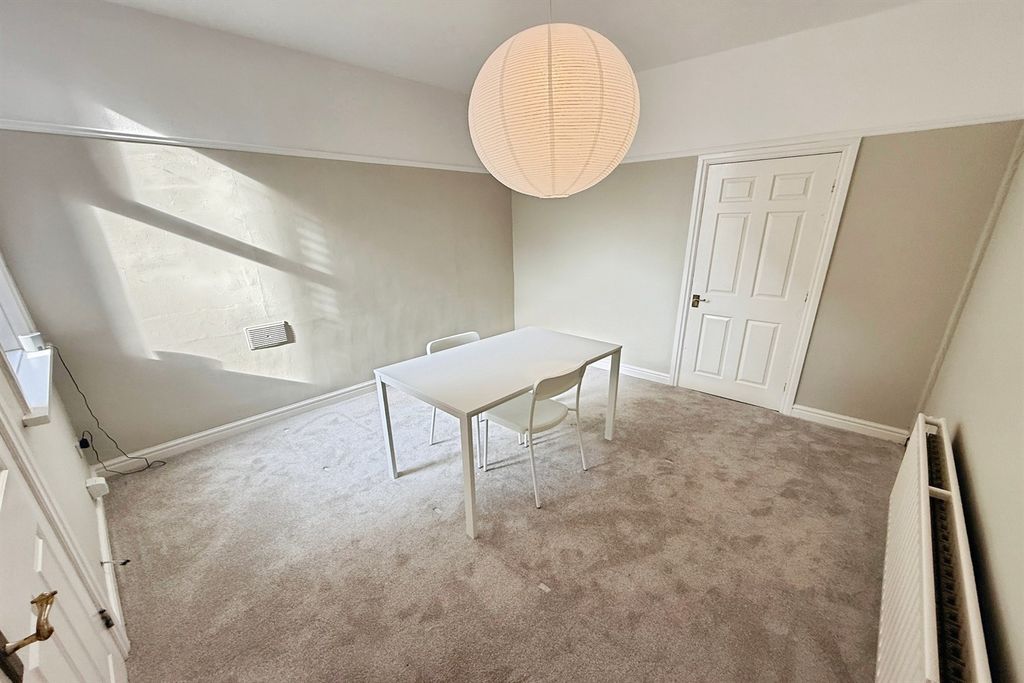 Property photo 3 of 14 Dining Room