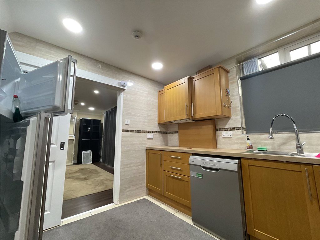 Property photo 2 of 23 Picture No. 29