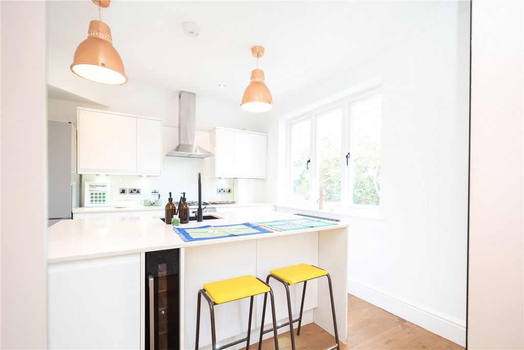 Property photo 2 of 18 Kitchen