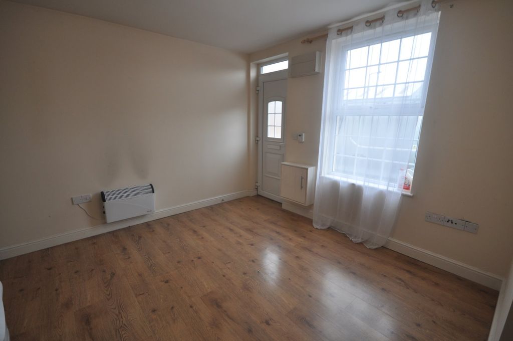 Property photo 3 of 5 Picture No. 04