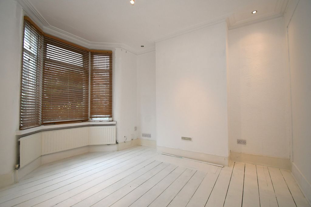 Property photo 3 of 10 2062254