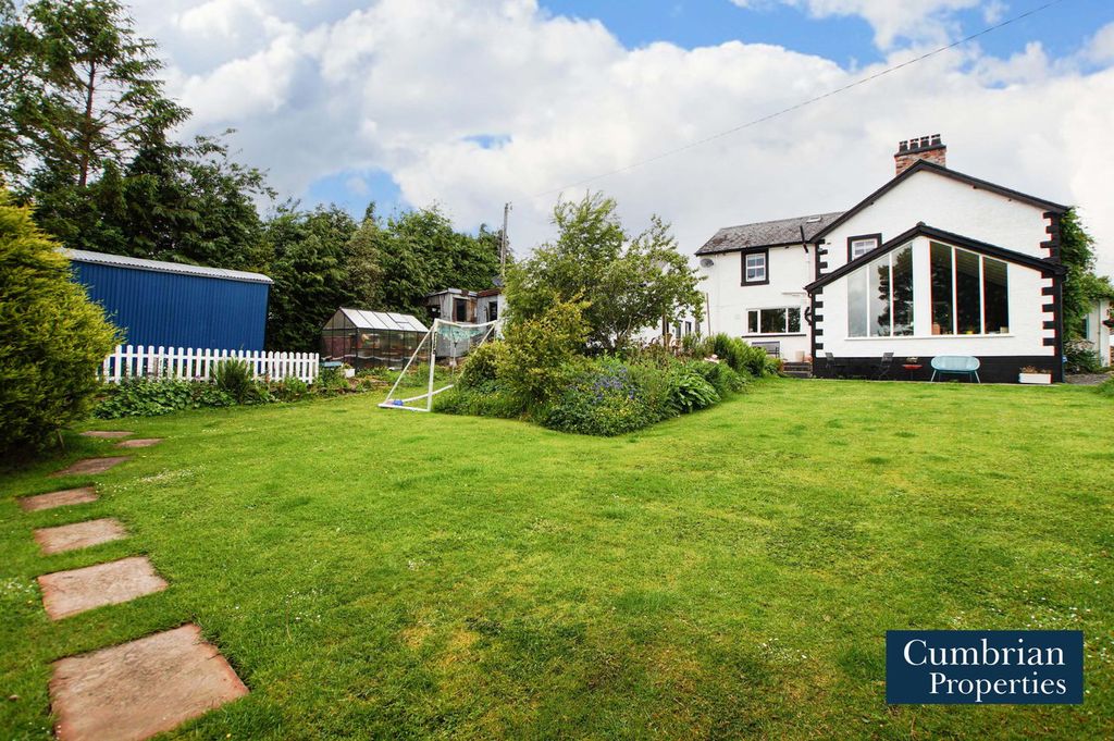 Property photo 2 of 47 Gardens