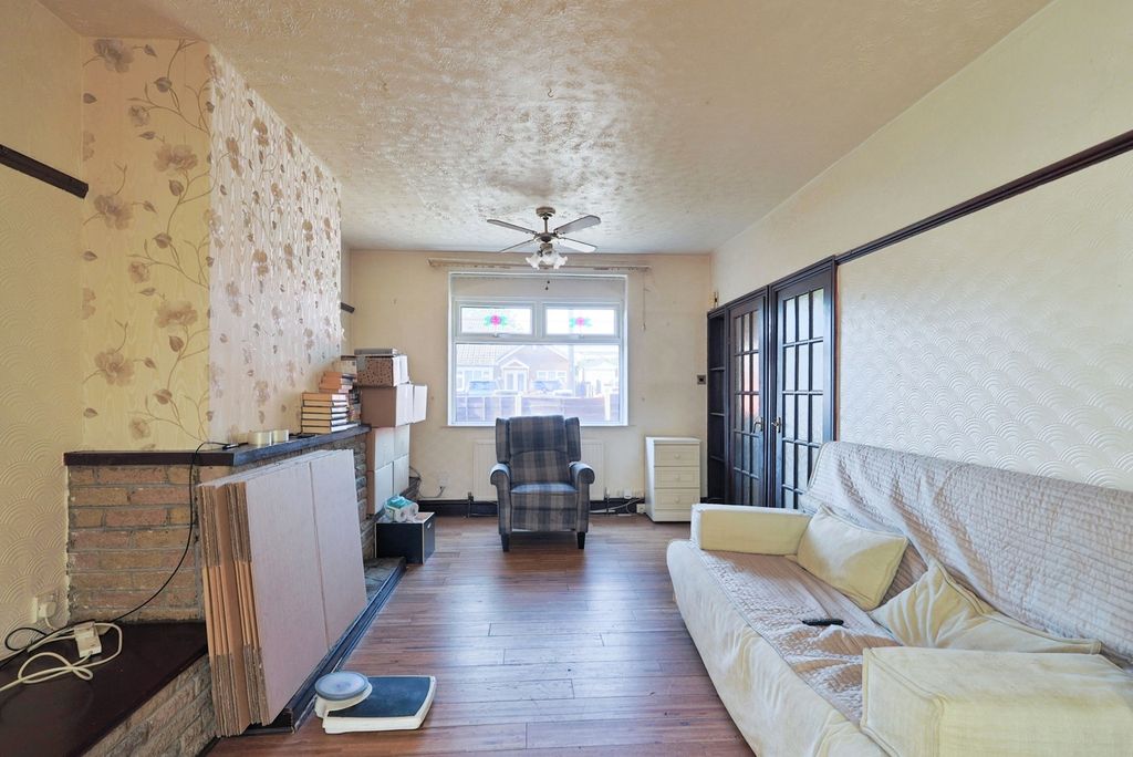 Property photo 3 of 17 Photo