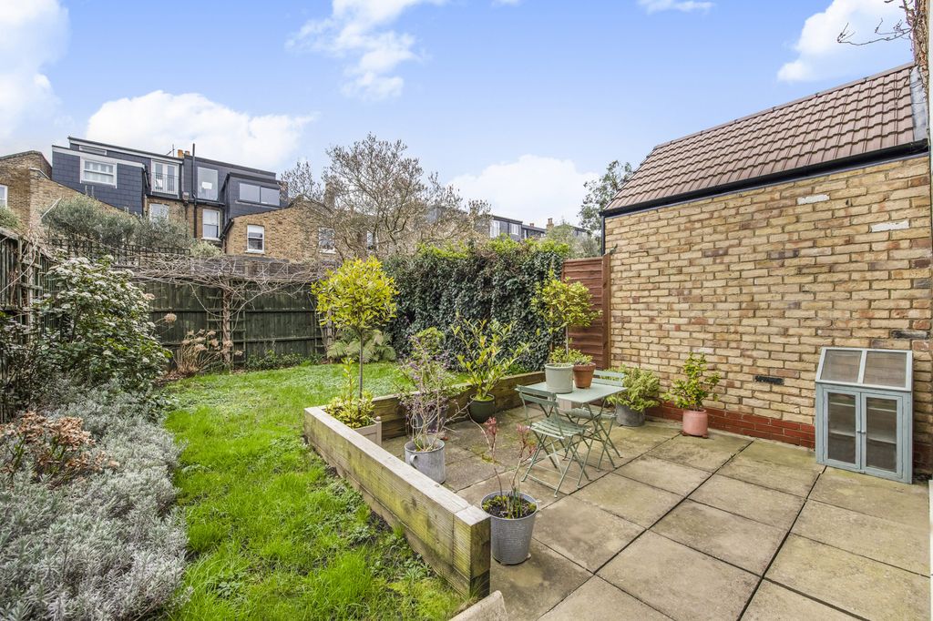 Property photo 3 of 12