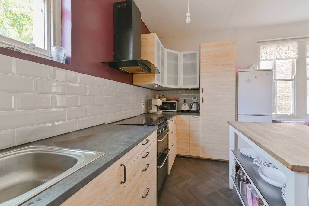 Property photo 3 of 9