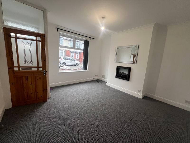 Property photo 2 of 15 Lounge