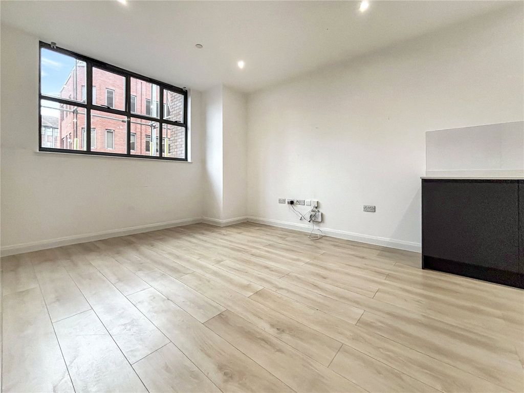 Property photo 3 of 9 Picture No. 11