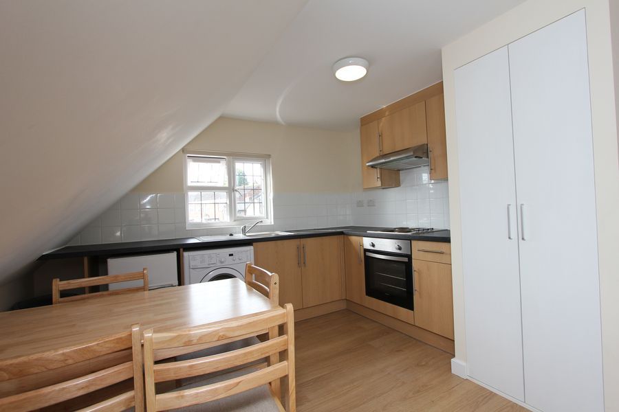 Property photo 2 of 6 Kitchendiner.Jpg