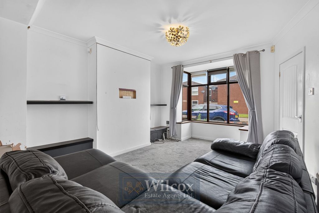 Property photo 2 of 23