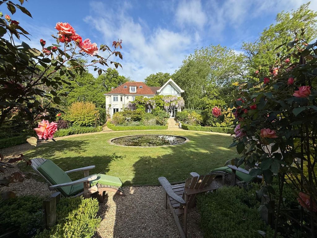 Property photo 1 of 32