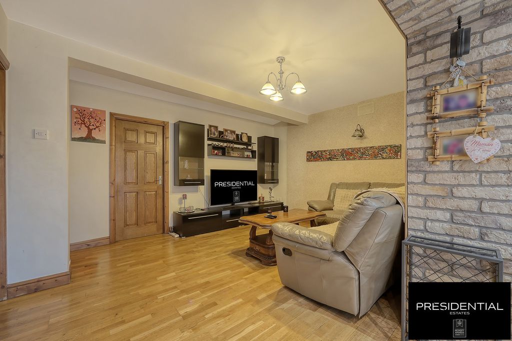 Property photo 2 of 29