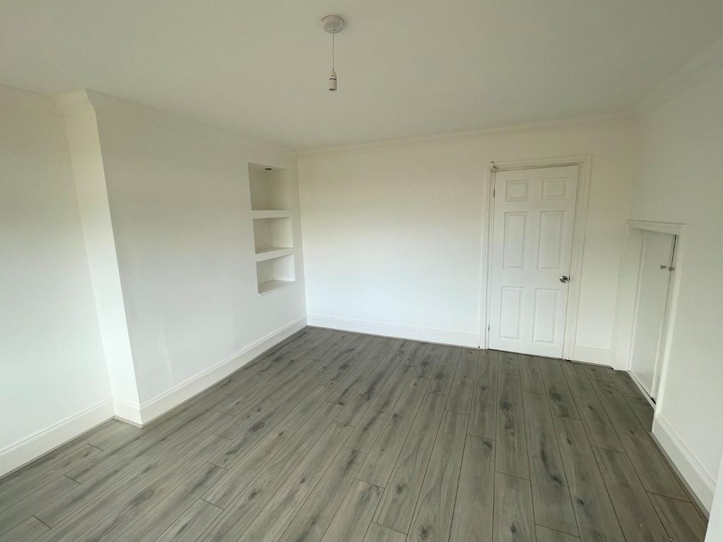 Property photo 2 of 10 Lounge