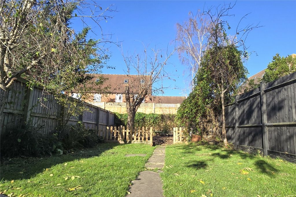 Property photo 3 of 24 Garden