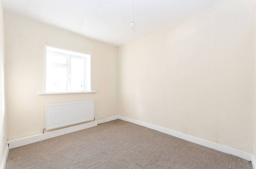 Property photo 3 of 3