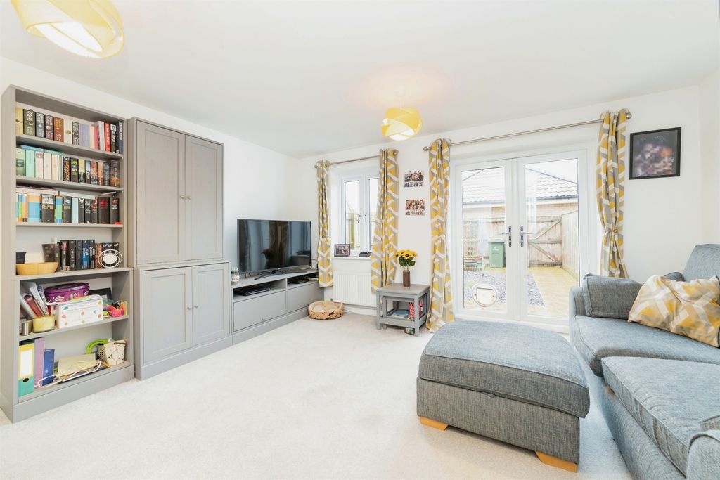Property photo 2 of 15