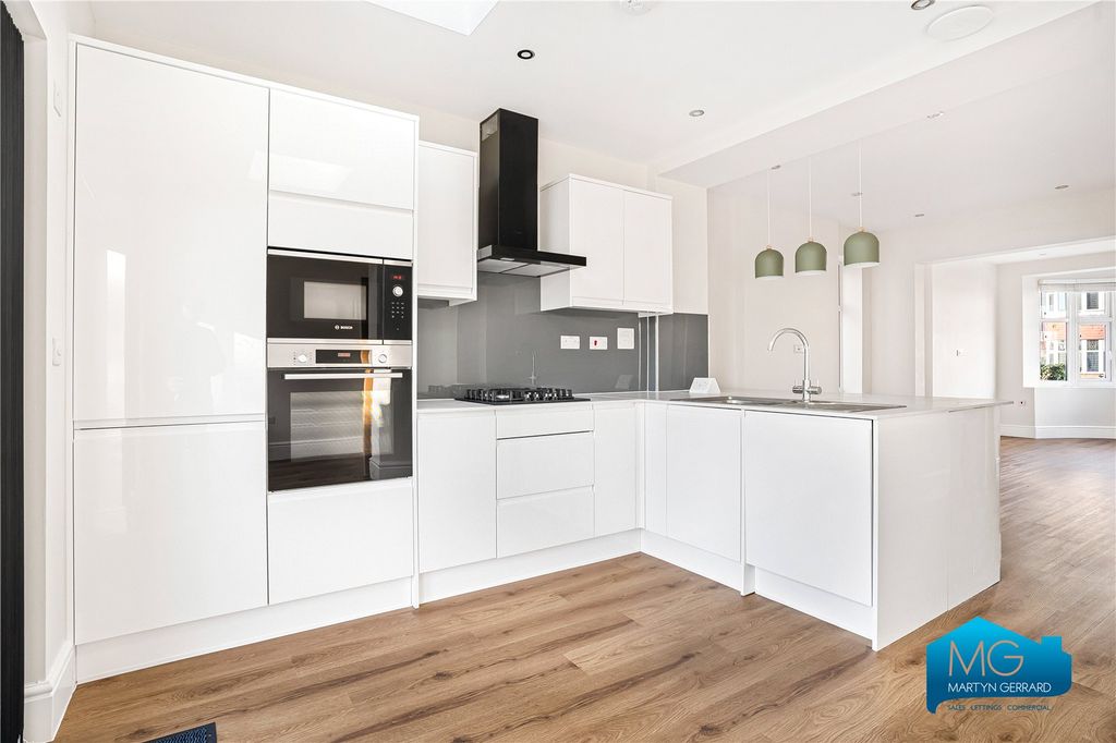 Property photo 2 of 21 Picture No. 09