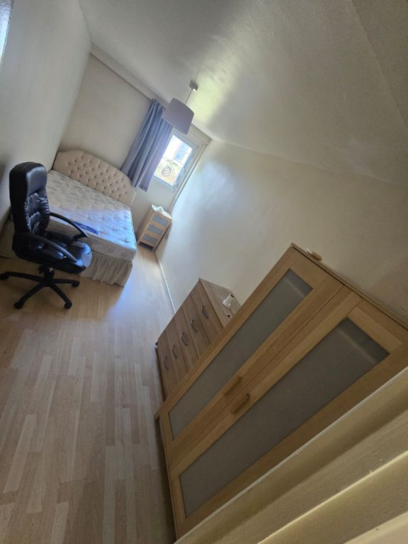 Property photo 1 of 3