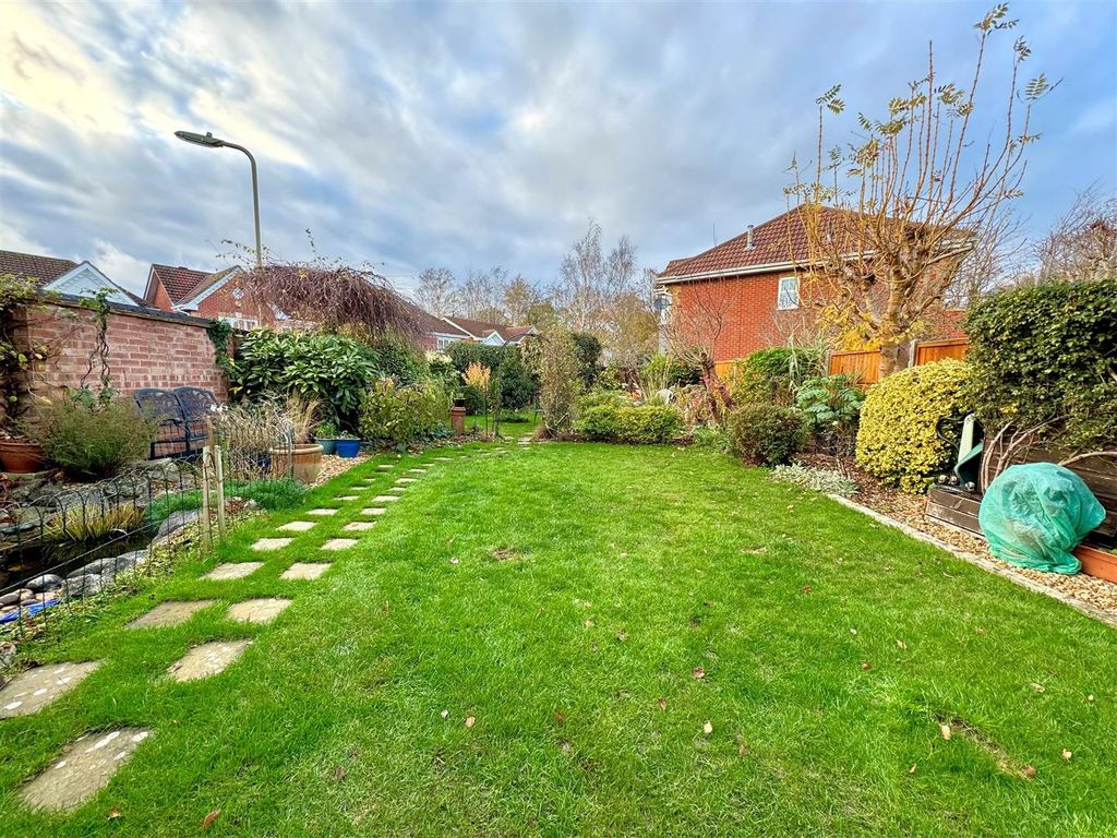 Property photo 2 of 15 Garden.Jpg