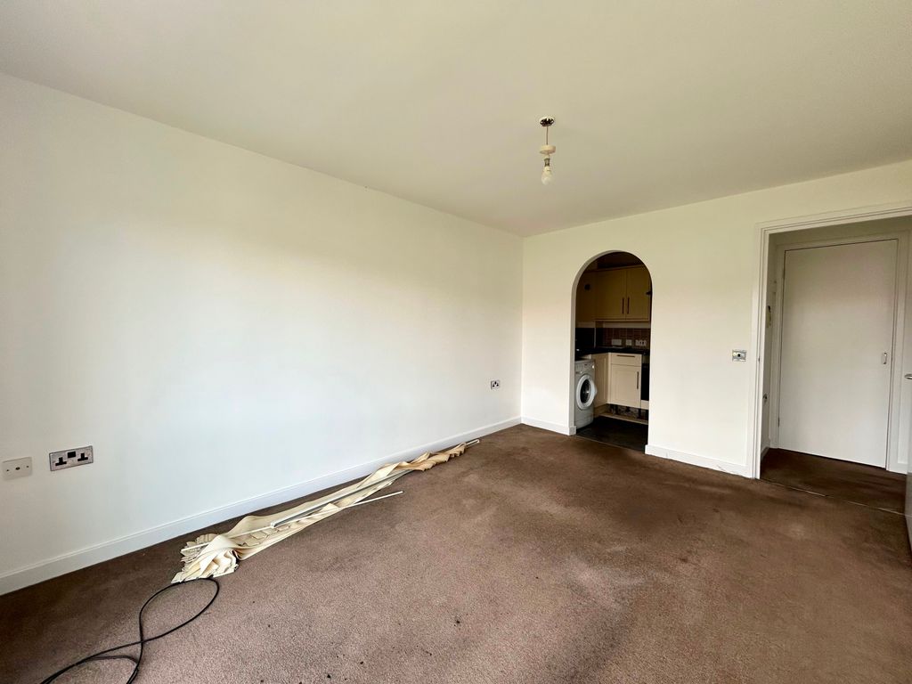 Property photo 3 of 6