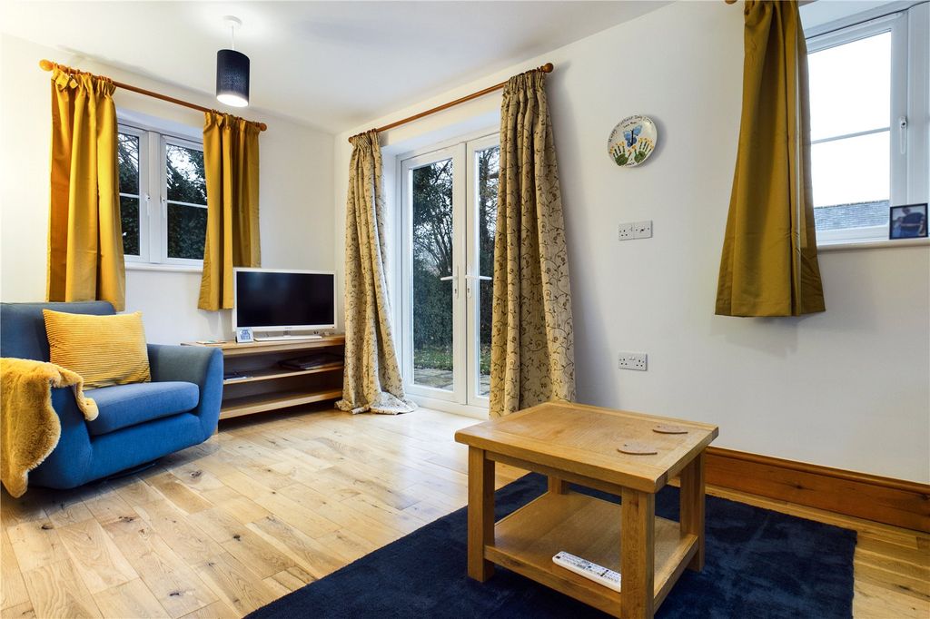 Property photo 3 of 15 Living Room