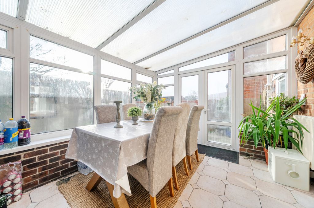 Property photo 3 of 20 1416525-20-699442...