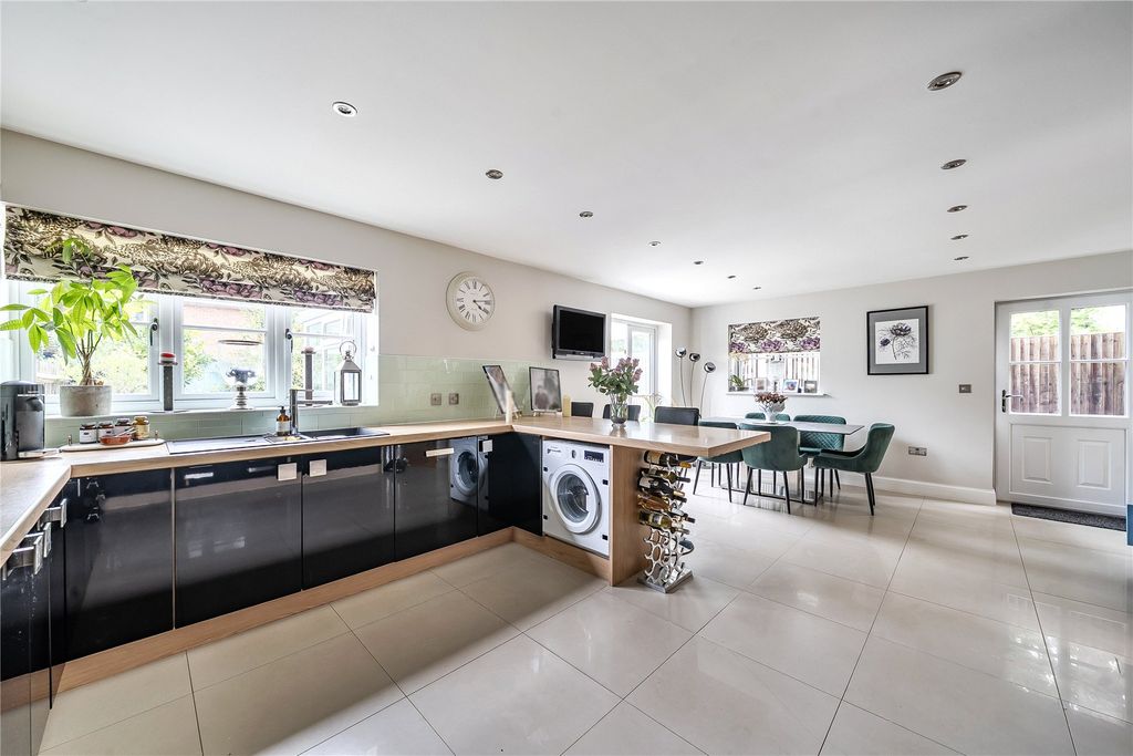 Property photo 3 of 15 Picture 3