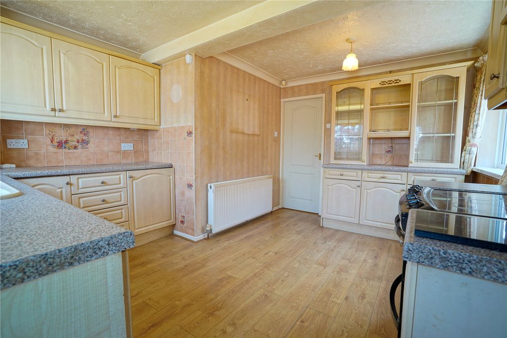 Property photo 3 of 14 Picture No. 12