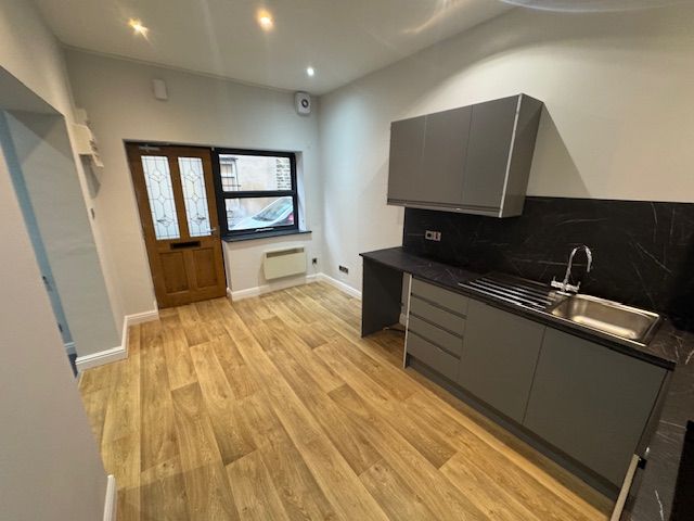 Property photo 3 of 12 Entrance Porch