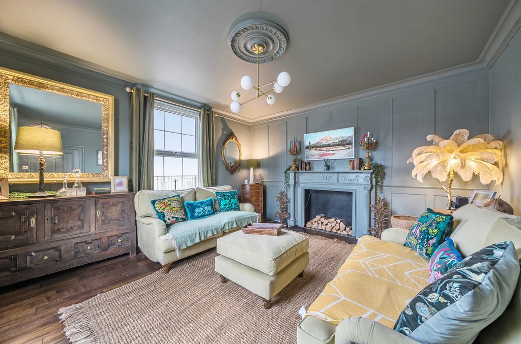 Property photo 2 of 15 1375197-31-6908Bc...