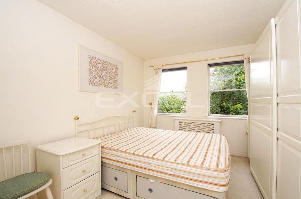 Property photo 2 of 5 Bedroom