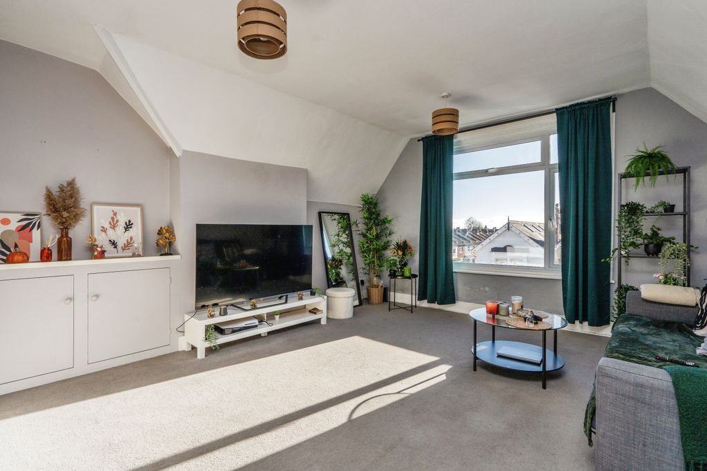 Property photo 2 of 17 Photography