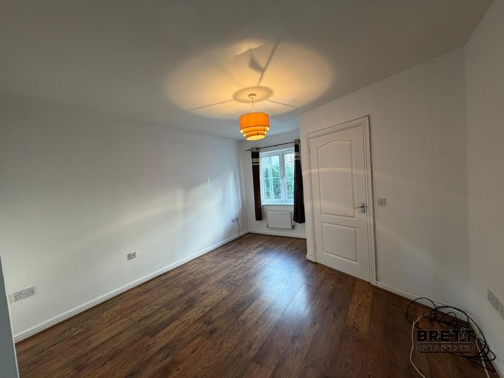 Property photo 2 of 9 Living Room