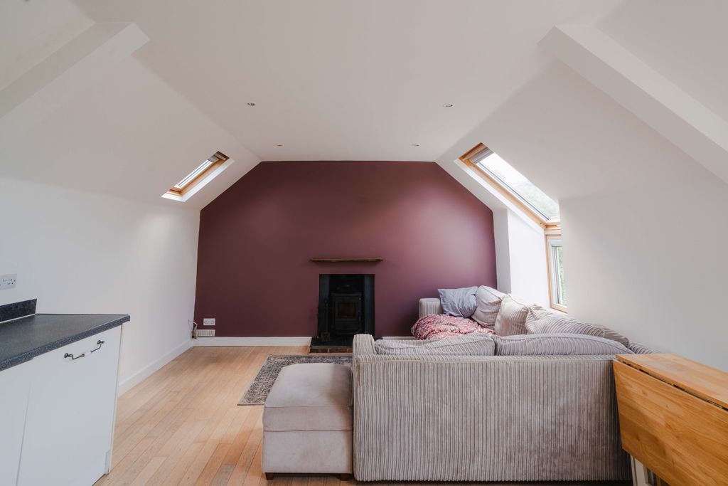 Property photo 3 of 12 3