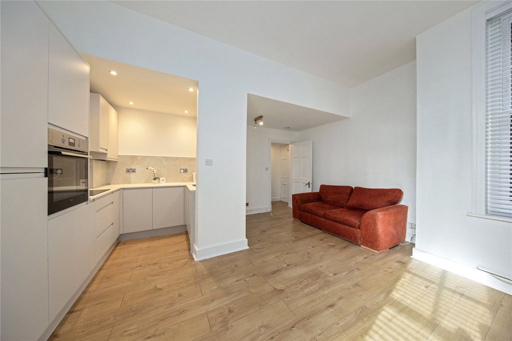Property photo 2 of 9 Picture No. 08