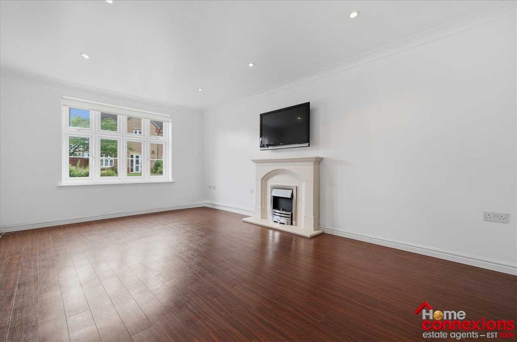 Property photo 2 of 33