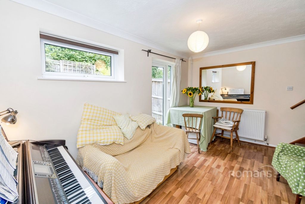 Property photo 3 of 8 Pbox-Img.Jpg