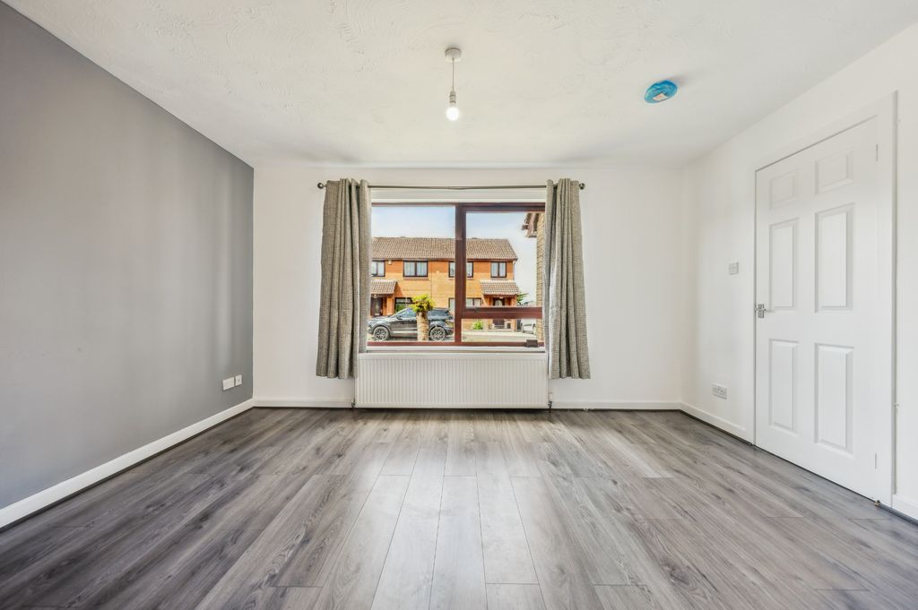 Property photo 2 of 18 6