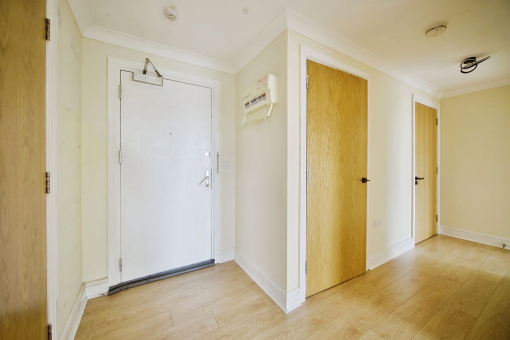 Property photo 3 of 16 Pbox-Img.Jpg