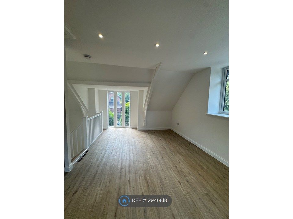 Property photo 3 of 7 Living Room
