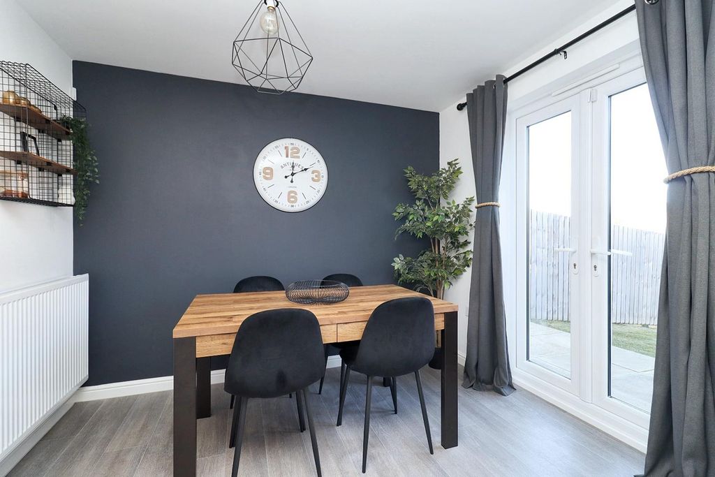 Property photo 3 of 24