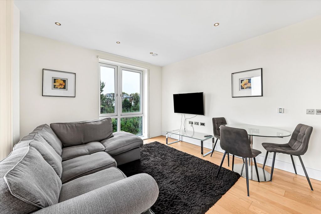 Property photo 2 of 9 Image