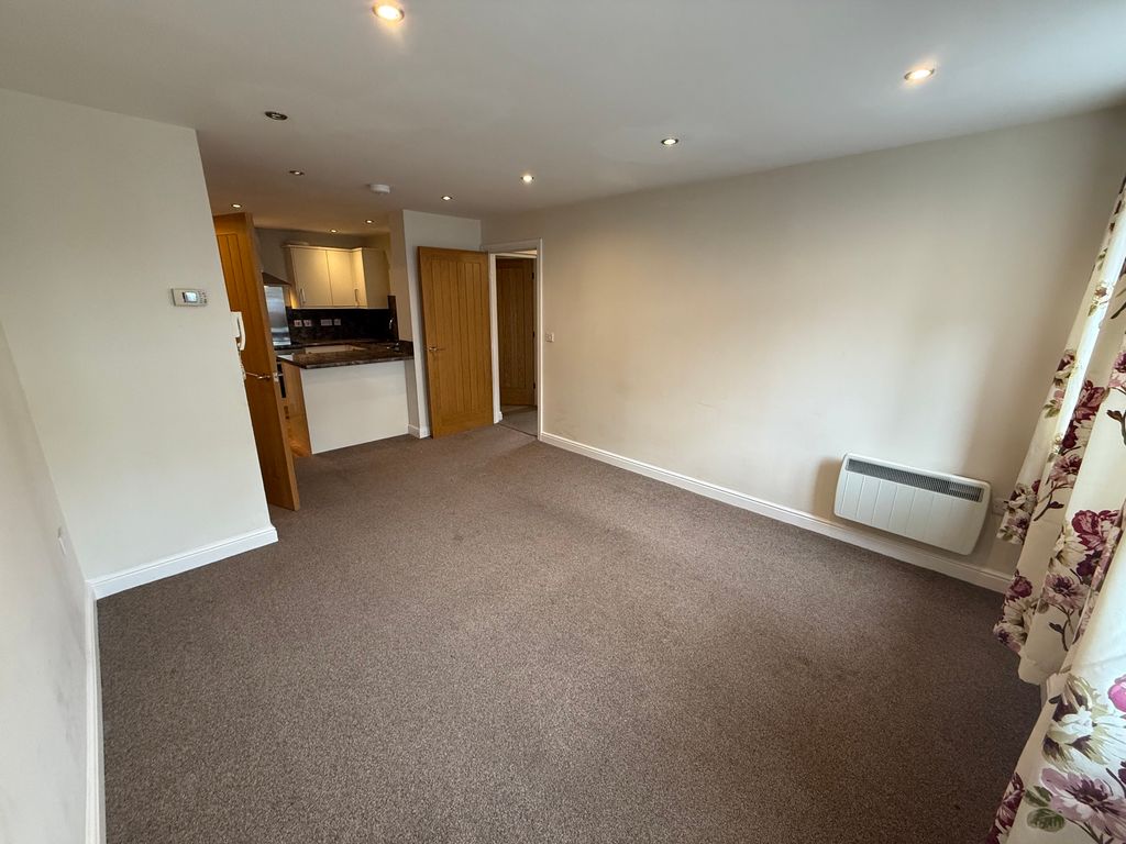 Property photo 2 of 10 Lounge