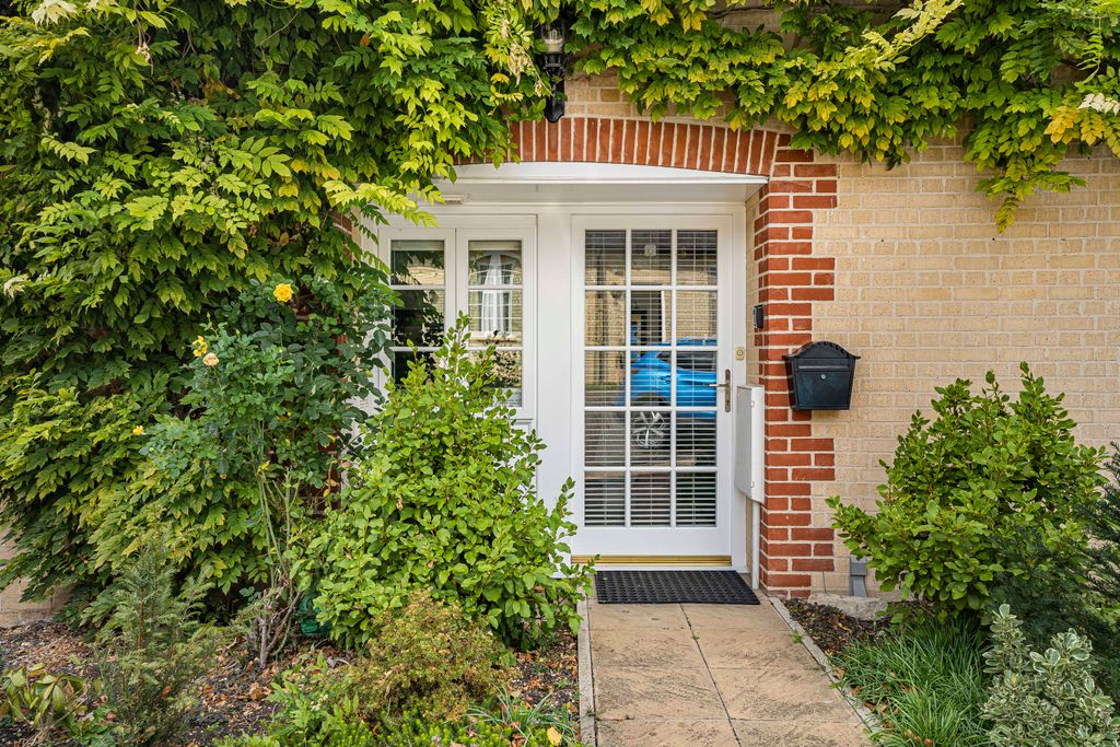 Property photo 2 of 20 Front