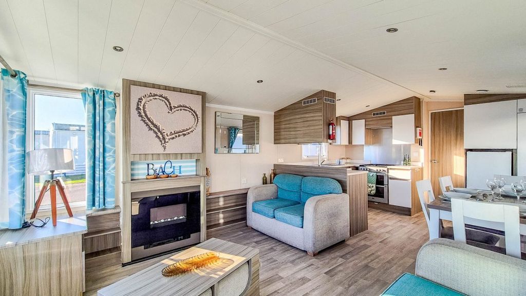 Property photo 3 of 16 Swift Bordeaux For Sale